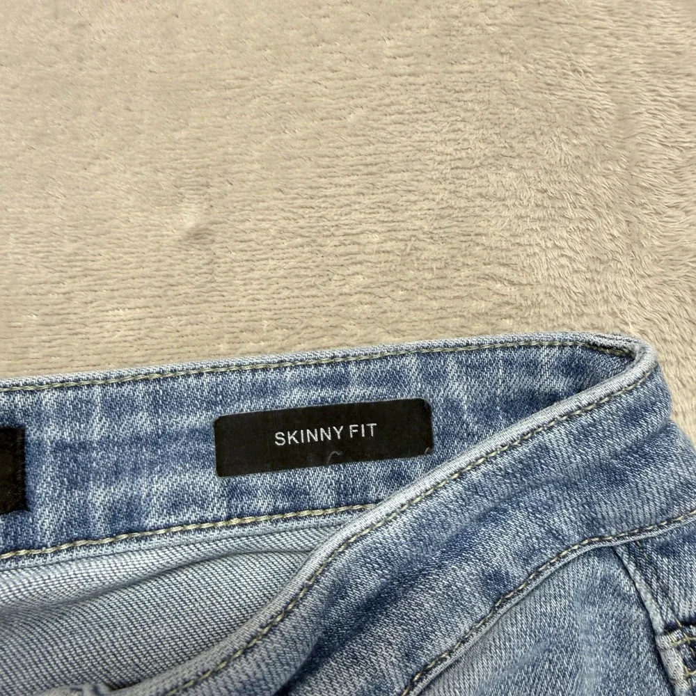 Judy Blue Jeans Women's 11/30 Hilaria Hi Rise Distressed Skinny Light Wash Denim